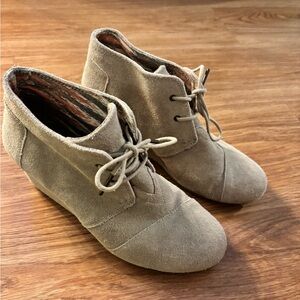Toms Suede Ankle Booties in Light Tan